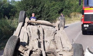 ACCIDENT sau cascadorie în Cluj? Maşină cu roţile în sus între Băișoara și Iara