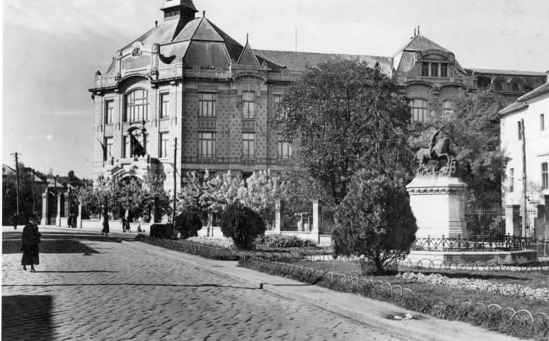 Clujul are cea mai mare bibliotecă din Transilvania, construită în 1872