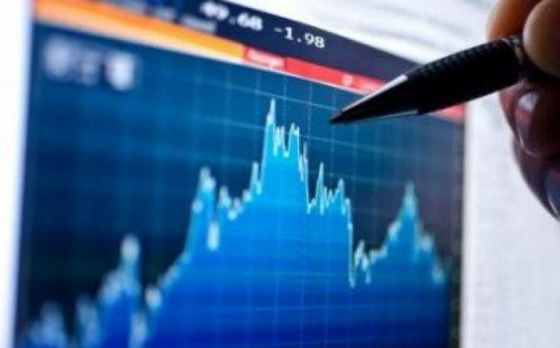 Inflația va rămâne la două cifre pentru cel puțin încă un an de zile. Euro va sări de 5 lei la curs