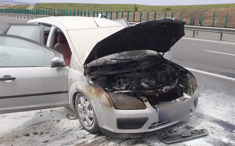 O mașină a luat foc pe A3, pe direcția Gilău-Turda. De la ce a pornit incendiul