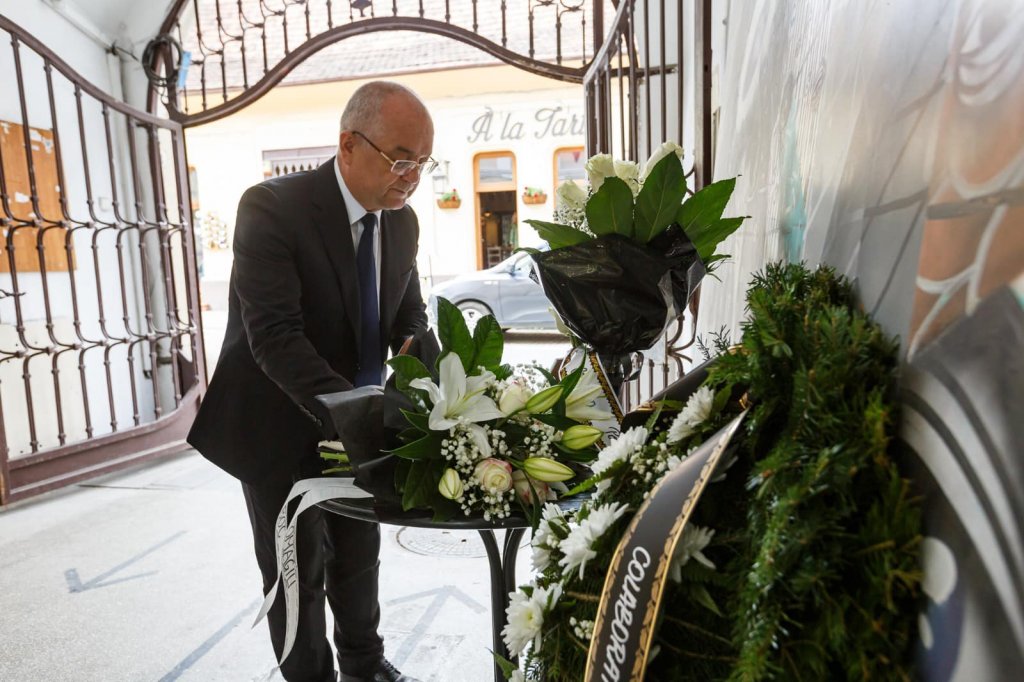Emil Boc, la Institutul Francez din Cluj: "Drum lin printre îngeri, Ioana Costaș!"