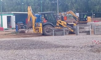 IMAGINI cu șantierul de la Sala Sporturilor din Cluj-Napoca. "De ce ne filmaţi?"/ "Să vadă lumea dacă munciţi"