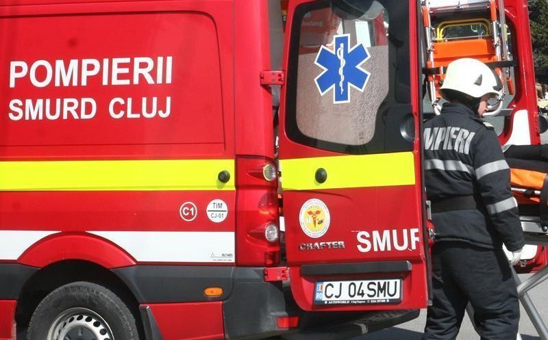 Intervenție de urgență la Cluj. O poartă a căzut peste o persoană