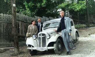 De colecție! Limuzină decapotabilă Adler Trumpf pe străzile Clujului, anii '60
