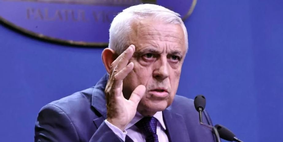 Petre Daea strâmbă din nas la noul aliment aprobat de UE: Nu mâncați! Noi mâncăm ce trebuie - sarmale, cârnaţi, ouă de găină