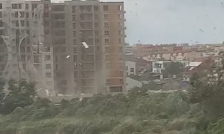 Mini-tornadă la Cluj-Napoca! A făcut ravagii lângă un bloc în construcție
