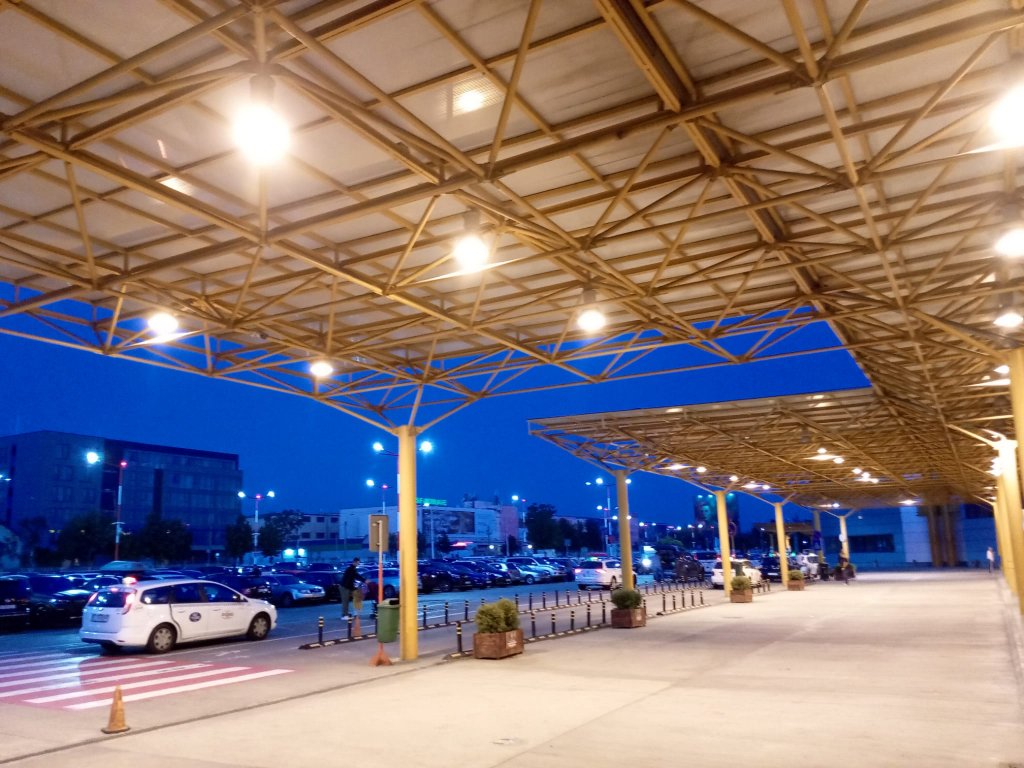 Aeroportul Cluj angajează agenţi de securitate