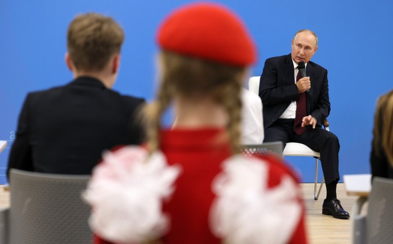 Putin, "lecţii de istorie" despre cum a declanşat Ucraina războiul, iar ruşii doar "se apără"