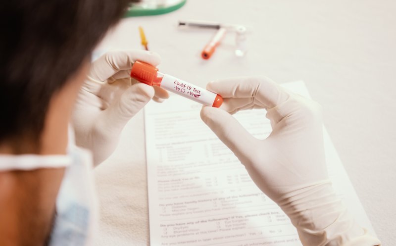 Ziua de Cluj | Milioane de dolari pentru cercetarea Long COVID. Medicii vor să afle dacă virusul rămâne în organismul unor pacienţii
