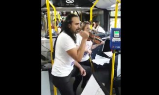 Concert spontan într-un autobuz din Cluj-Napoca