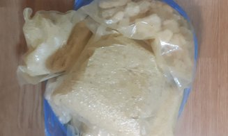 Cluj: Doi bărbați au fost prinși cu peste 8 kg de droguri în mașină