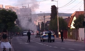 Mașină cuprinsă de flăcări în Mănăștur. A luat foc în mers