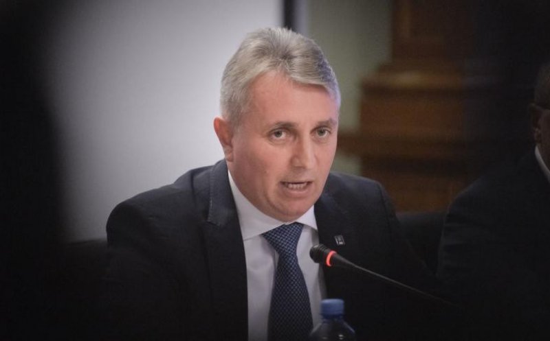 Bode îi invită la Biblioteca UBB din Cluj-Napoca pe cei care vor să îi verifice teza de doctorat. Sau îi așteaptă în instanță
