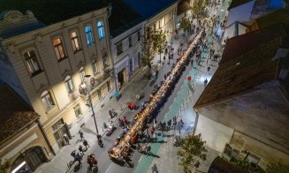 Midnight Snack, la Zlele Clujului! Cea mai mare masă din oraş a fost întinsă pe strada Napoca
