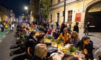 Midnight Snack, la Zlele Clujului! Cea mai mare masă din oraş a fost întinsă pe strada Napoca