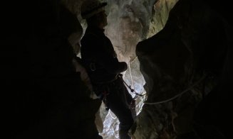 Speologii clujeni, exercițiu complex de salvare dintr-o peșteră cu numeroase pasaje orizontale și verticale