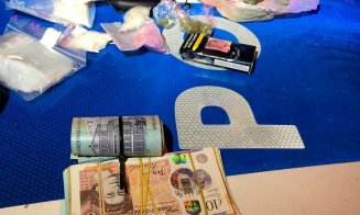 Ce au găsit poliţiştii în urma percheziţiilor la traficanţii de droguri de 20 şi 21 de ani arestaţi ieri