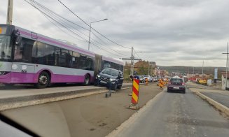 A încălecat pe Eroilor, în Floreşti, şi s-a luptat cu autobuzul CTP pentru o bucată de şosea: "Ce ai făcut omu' păianjen?"