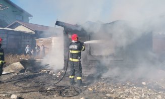 Cluj: Incendiu de la un coș de fum pe Platanilor. Au intervenit pompierii