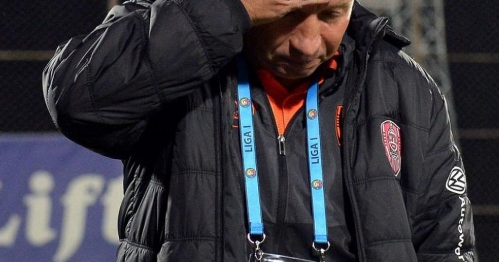 Dan Petrescu, foc şi pară după înfrângerea din Giuleşti: "Viciere clară de rezultat: avem VAR, dar nu îl folosim. Arbitraj ca la Scorniceşti"