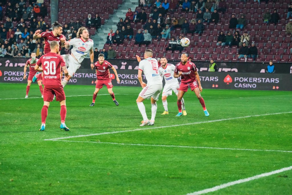 CFR Cluj, victorie facilă la partida cu numărul 300 în prima ligă pentru Dan Petrescu