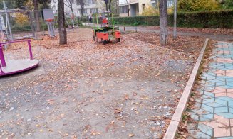 Bunicii din Mănăştur s-au săturat să stea DREPŢI şi vor băncile înapoi. Parcul de pe Islazului "jefuit" de locurile de repaus