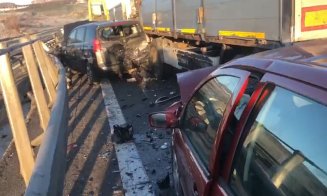 CARAMBOL cu 11 autovehicule pe Autostrada Transilvania A3 /  Circulaţia rutieră a fost reluată