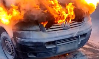 Maşina care a ars pe Calea Florești din Cluj-Napoca: "Am folosit peste 10 extinctoare, dar fără folos..."