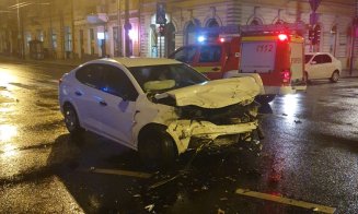 ACCIDENT în Cluj-Napoca, în "traficul aglomerat" de la ora la 2 noaptea, în Piaţa Avram Iancu