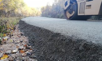 Cluj: Se pun la punct două drumuri dintr-o comună din Munții Apuseni