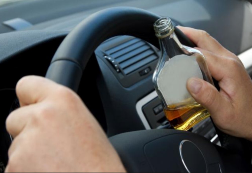 Șofer aproape de comă alcoolică, zigzaguri pe Clinicilor. S-a trezit după gratii