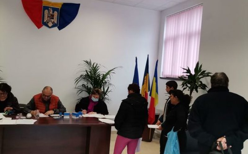 44 de persoane au cerut schimbarea buletinului la stația mobilă din comuna clujeană Viișoara