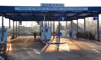 Muniţie pentru mitralieră AK 47, fiole de morfină și o substanţă care pare a fi TNT, găsite într-un microbuz care intra în ţară