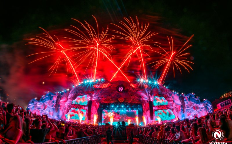 Cadoul perfect de Crăciun de la UNTOLD Universe