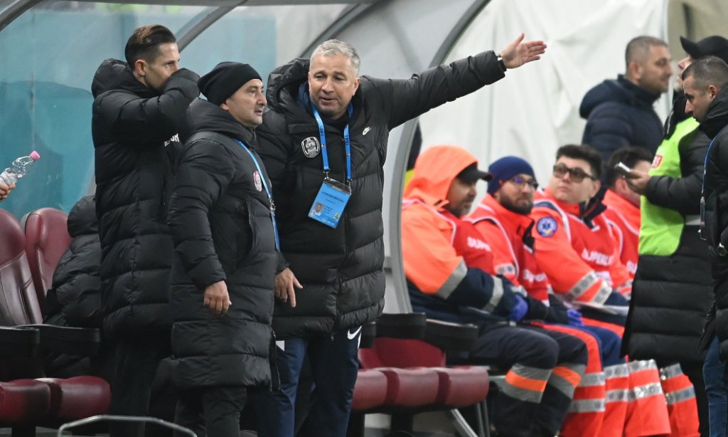 Dan Petrescu, înjurat de suporterii FCSB-ului: ”Fotbalul e pe goluri. Demisia nu o să mi-o dau niciodată şi dacă sunt pe ultimul loc”