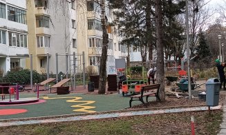 Hărnicie de duminică în Mănăștur: ”Trebuie TERMINATĂ lucrarea de SĂRBĂTORI” / Au revenit și băncile