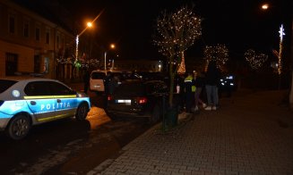 Cluj: Tânără drogată, prinsă de polițiști în toiul nopții. 7 permise și 3 certificate de înmatriculare reținute de oamenii legii
