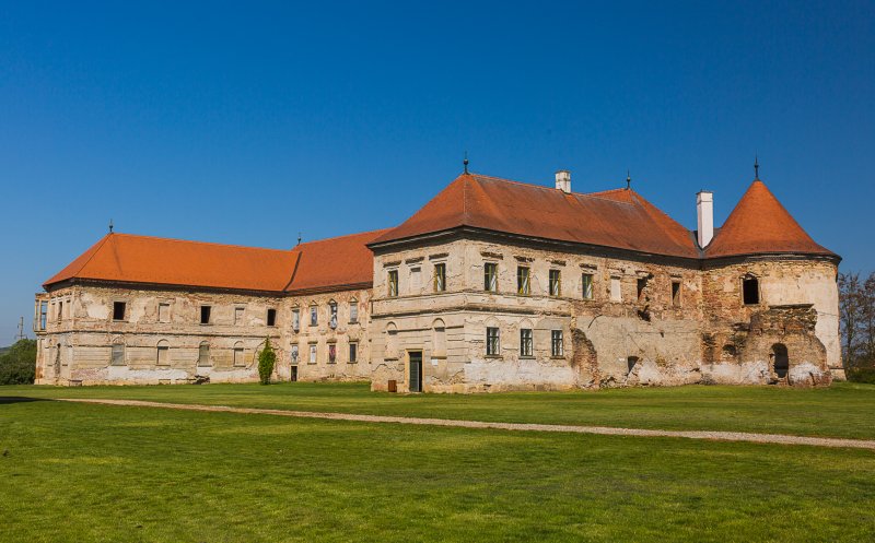 Cele mai frumoase și impunătoare castele din Transilvania. Unul este din Cluj