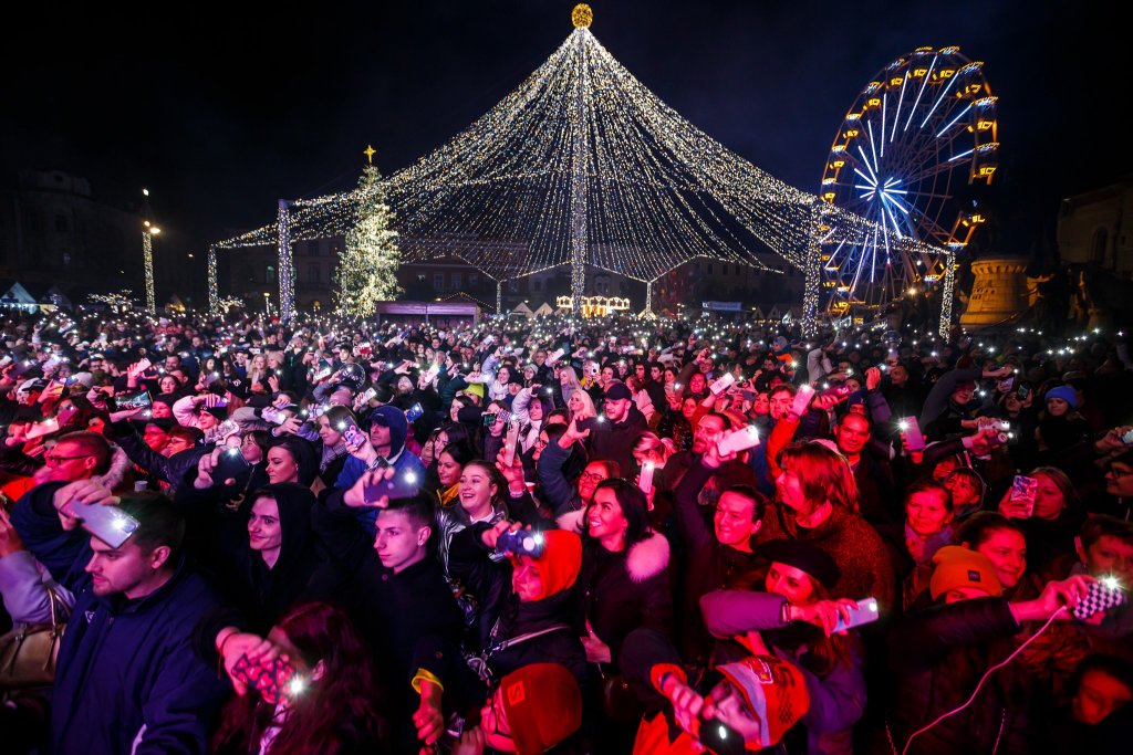 "Am fost la Târgul de Crăciun din Cluj-Napoca și Boc are dreptate: Aceleași prețuri ca în Sibiu. Dar Clujul are zilnic concerte"