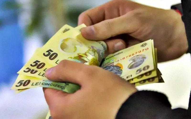 Mai puțin de jumătate dintre români spun că se descurcă cu banii. Puțin peste un sfert afirmă că au tot ce le trebuie