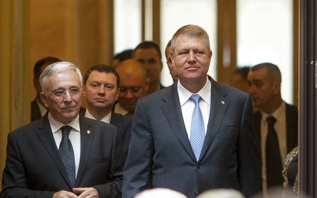 În cine au încredere românii: Isărescu e peste Iohannis și Ciolacu