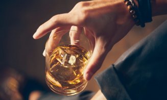 Cât durează să iasă alcoolul din organism/ Alcoolemia la care șoferii se pot alege cu dosar penal