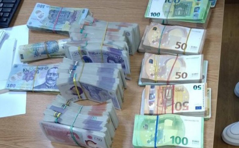 O femeie cu cetăţenie română şi ucraineană a fost prinsă la frontieră cu aproape 100.000 de euro
