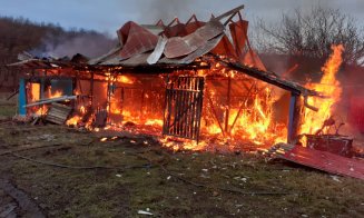 Incendiu la o casă din Cluj. Intervin pompierii