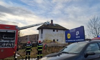 INCENDIU în Sânnicoară. Intervin pompierii cu mai multe autospeciale