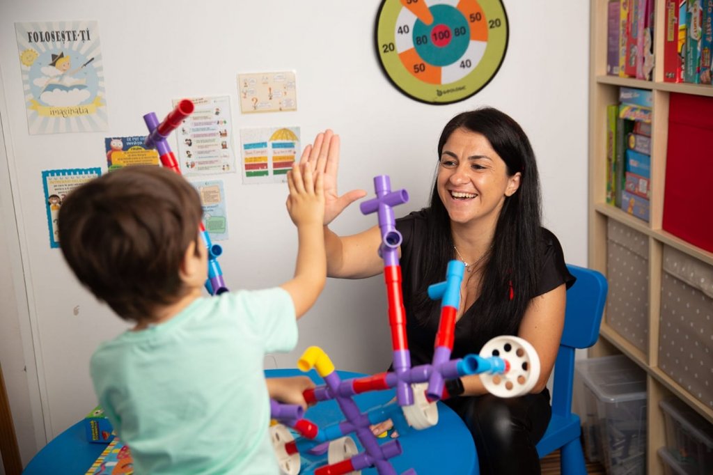 5 din 10 copii cu autism pot fi complet recuperați dacă se intervine din timp