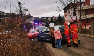 Accident în Florești. O mașină a intrat într-un cap de pod