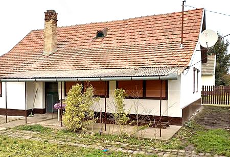 Românii cumpără zilnic case în Ungaria la preţuri de 10 ori mai mici decât la noi în ţară