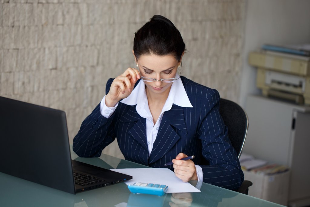 Analiștii de costuri câștigă până la 1.200 euro/lună și sunt foarte căutați la Cluj