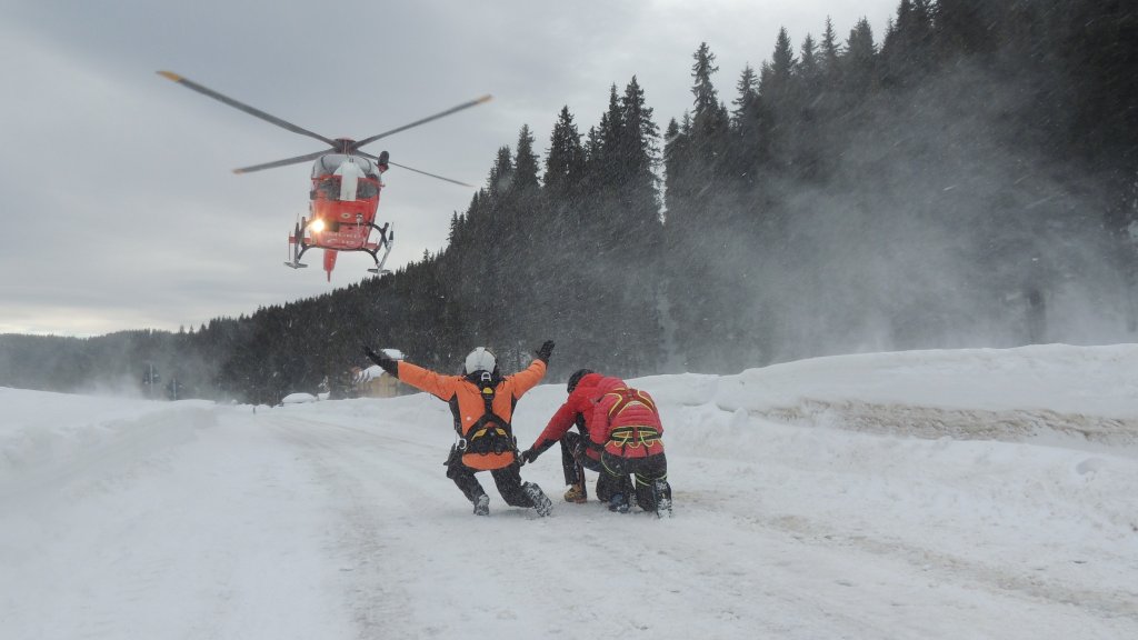 Atenție, pericol de avalanșe și avertizări de viscol la munte! 90 apeluri la Salvamont în ultima zi, inclusiv de la Cluj/ O persoană a murit